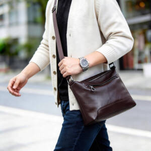 Minimal Soft Leather Crossbody Bag Large Capacity Daily Shoulder Tote Bag - Image 2